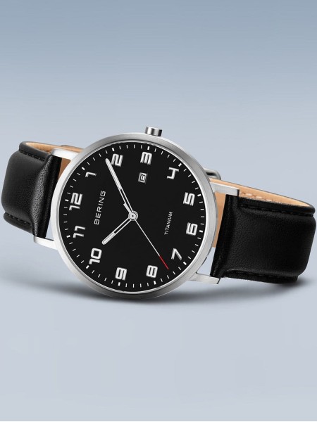 Bering Titanium 18640-402 men's watch, cuir véritable strap