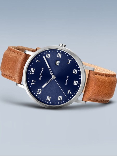 Bering Titanium 18640-567 men's watch, cuir véritable strap