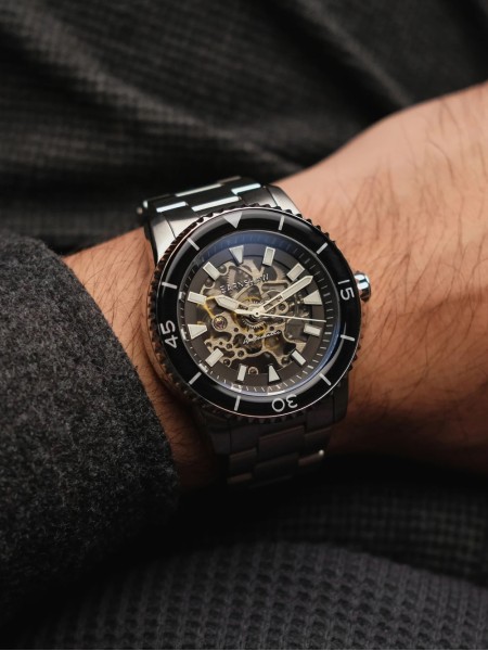 Thomas Earnshaw ES-8227-22 men's watch, stainless steel strap
